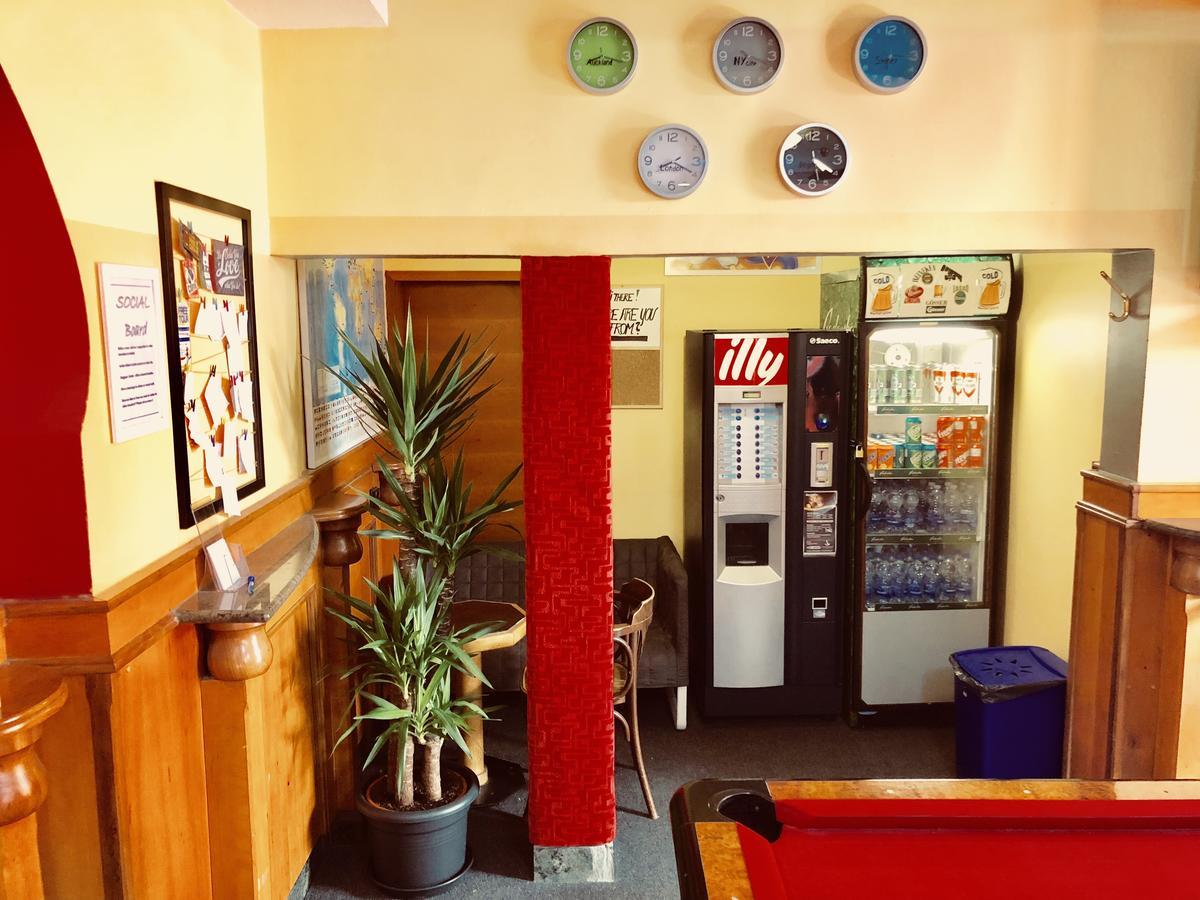 Aladin Hostel Ljubljana Bagian luar foto