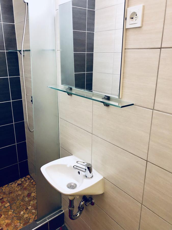 Aladin Hostel Ljubljana Bagian luar foto