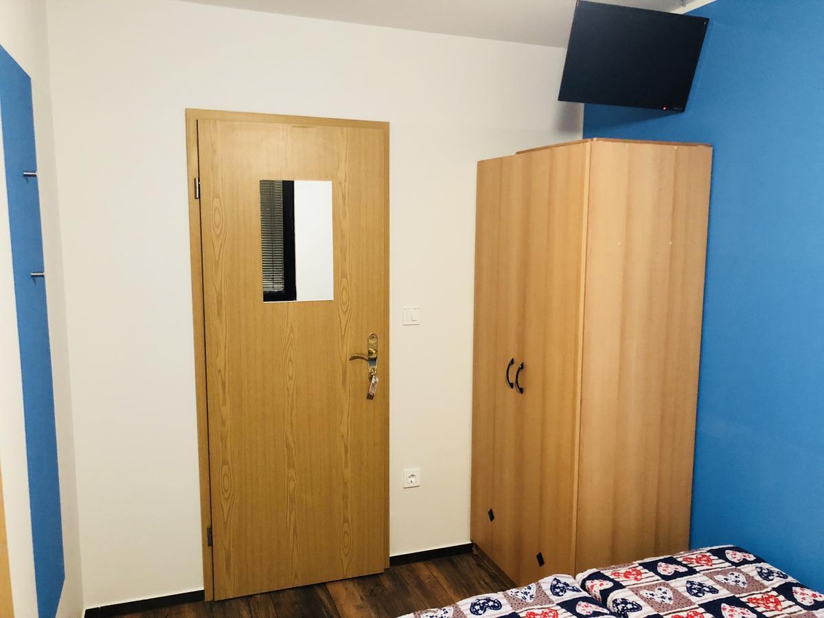 Aladin Hostel Ljubljana Bagian luar foto