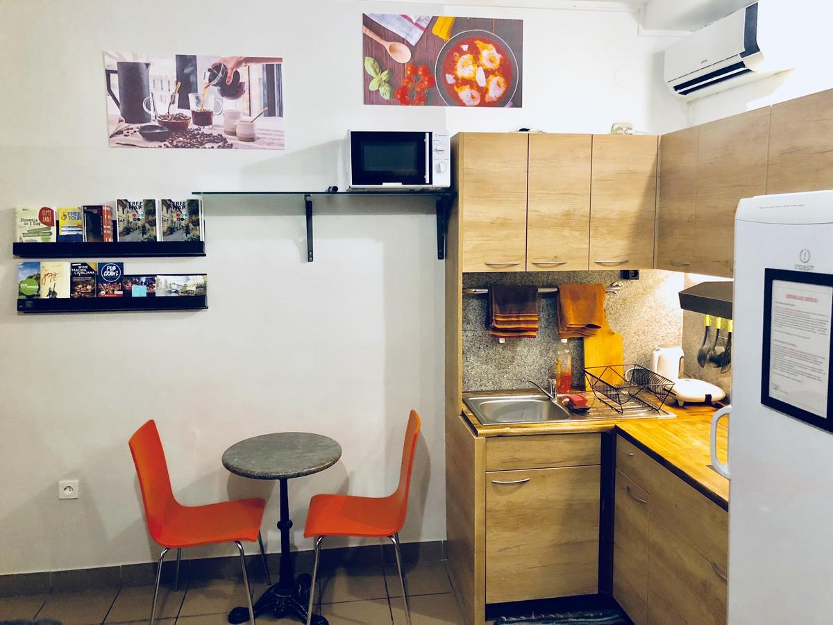 Aladin Hostel Ljubljana Bagian luar foto