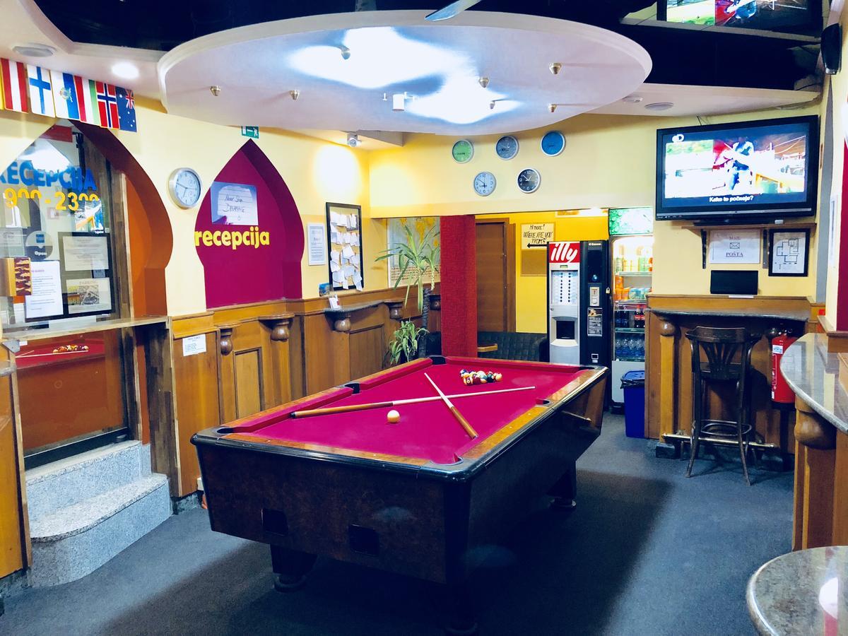 Aladin Hostel Ljubljana Bagian luar foto