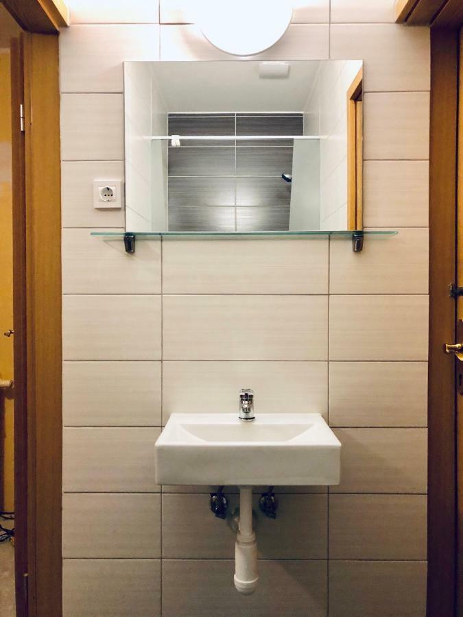 Aladin Hostel Ljubljana Bagian luar foto