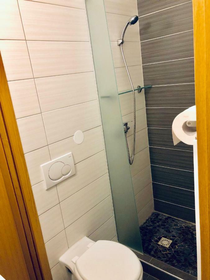 Aladin Hostel Ljubljana Bagian luar foto
