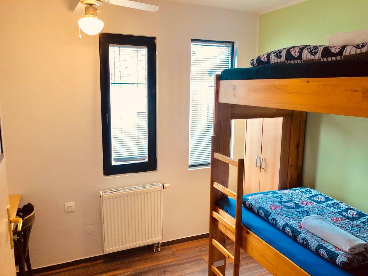 Aladin Hostel Ljubljana Bagian luar foto
